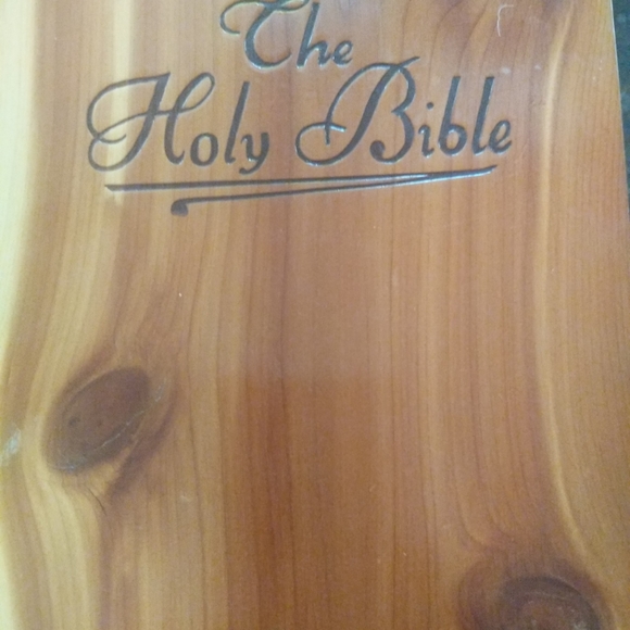 Holy Bible Catholic Memorial Edition 1976 - Picture 15 of 16
